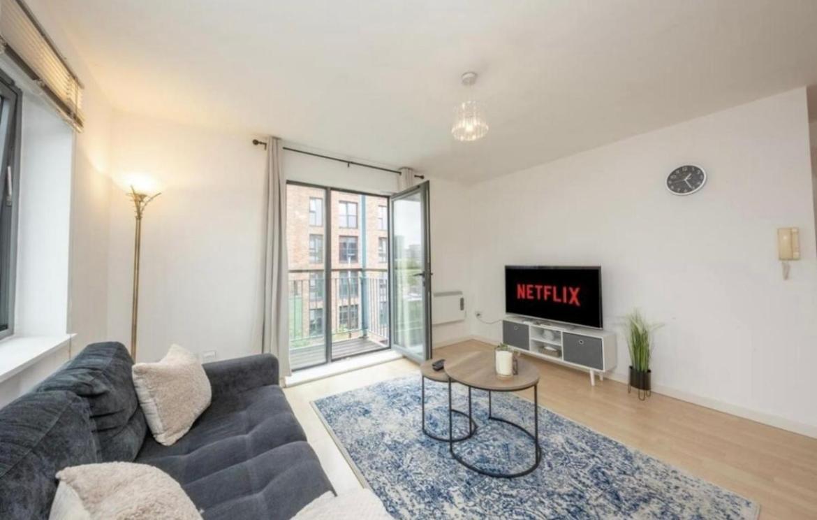 Novanest Salford Apartment Manchester Exteriör bild