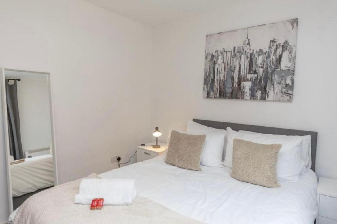 Novanest Salford Apartment Manchester Exteriör bild
