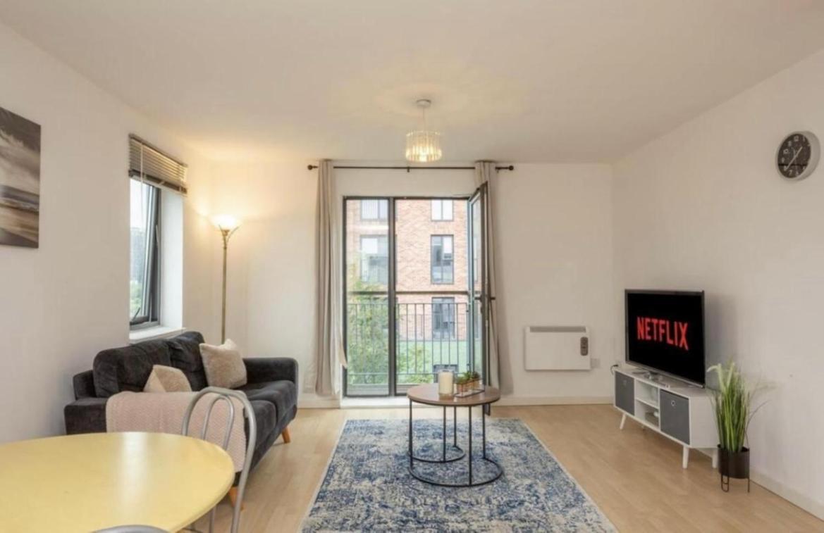 Novanest Salford Apartment Manchester Exteriör bild